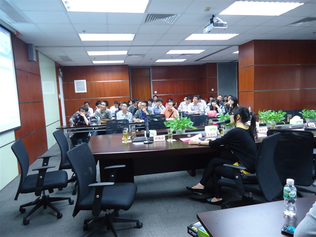 這次培訓(xùn)由我們的資深講師李主任進行.JPG
